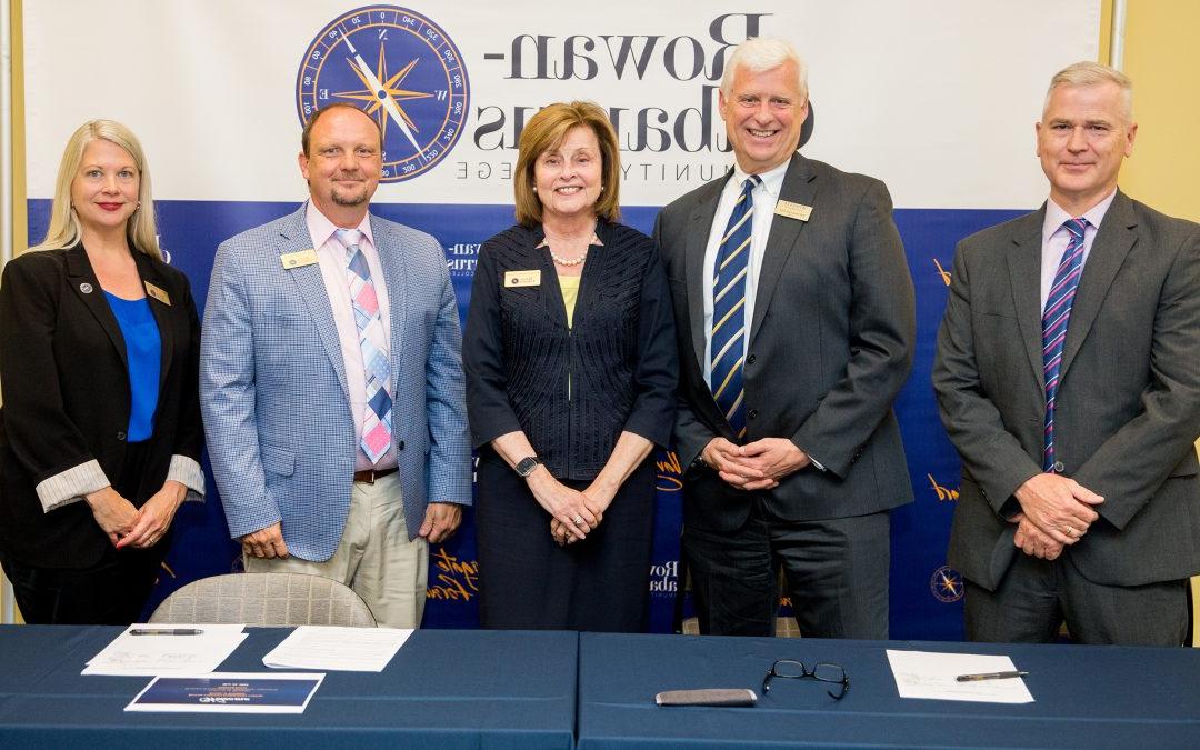 Rowan-Cabarrus Community College, Wingate University Sign Bilateral Articulation and Guaranteed Admissions Agreement